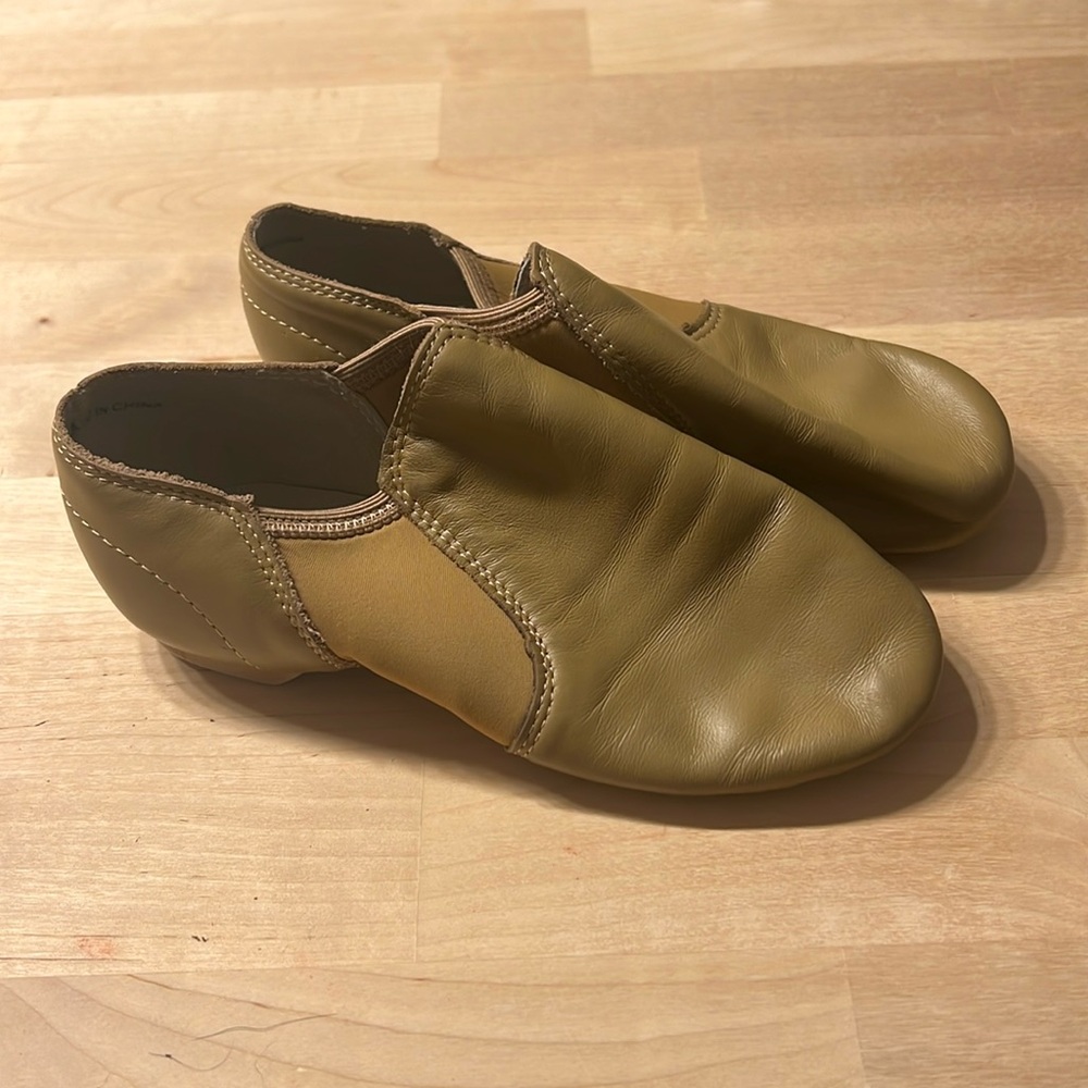 Girls jazz shoes size 13.5